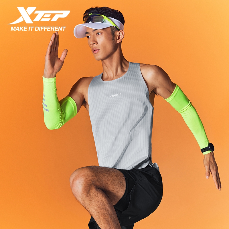 Xtep 2000km PRO Vest For Men 2 - đánh giá và giá Running Hydration Vest